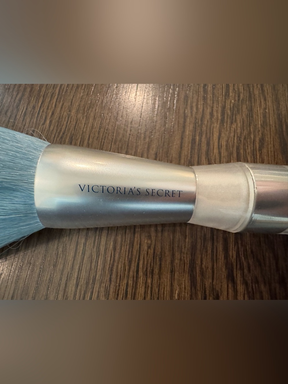 Victoria's Secret Body Powder Brush with Light Blue Bristles - Picture 12 of 13